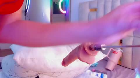 Halie  online show from 06-25-26, 01:05