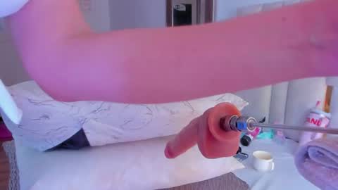 Halie  online show from 07-04-26, 12:50