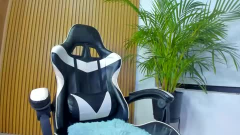 Anahis online show from 01-18-25, 05:10