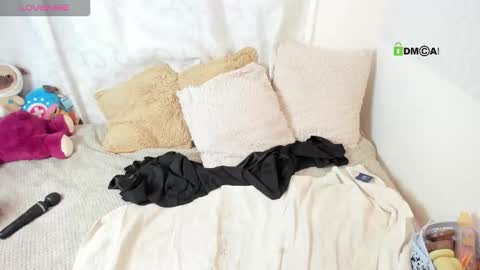 HALLE online show from 12-20-25, 02:51