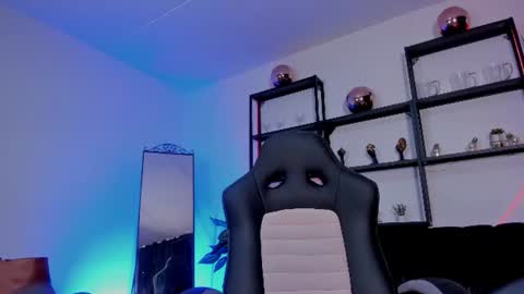 Snapshot of halley_ravenn chatting on 06-15-26, 08:33 halley_ravenn online show from 06-15-26, 08:33