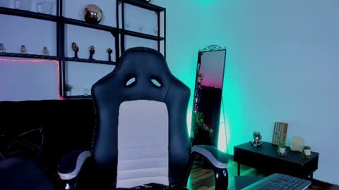 halley_ravenn online show from 06-23-26, 08:07