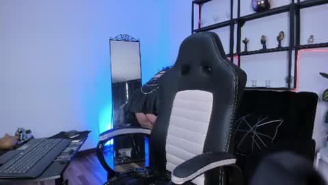 halley_ravenn online show from 07-10-26, 08:44