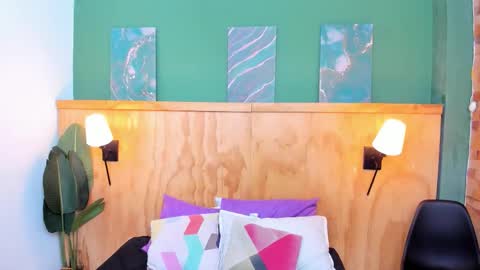 Halley Lorens online show from 02-07-26, 07:06