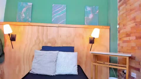 Halley Lorens online show from 04-10-26, 07:29