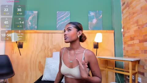 Halley Lorens online show from 04-27-26, 07:34