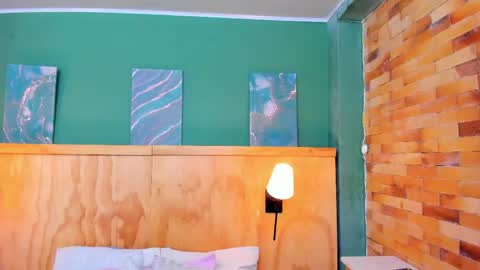 Halley Lorens online show from 04-28-26, 07:08