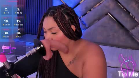 Snapshot of halleyrosse chatting on 11-25-25, 04:45 Halleyrosse online show from 11-25-25, 04:45