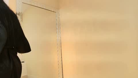 Hallie Stone online show from 04-28-26, 11:48