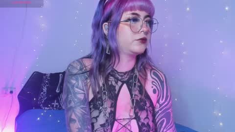 Snapshot of hallucigenia_sparza chatting on 01-14-25, 01:17 Hallu online show from 01-14-25, 01:17