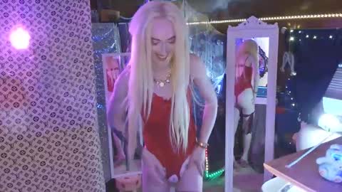 Snapshot of halovalentine chatting on 02-11-25, 10:50 halovalentine online show from 02-11-25, 10:50