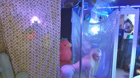 Snapshot of halovalentine chatting on 03-07-25, 12:37 halovalentine online show from 03-07-25, 12:37