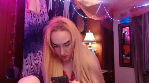 Snapshot of halovalentine chatting on 01-15-26, 05:12 halovalentine online show from 01-15-26, 05:12