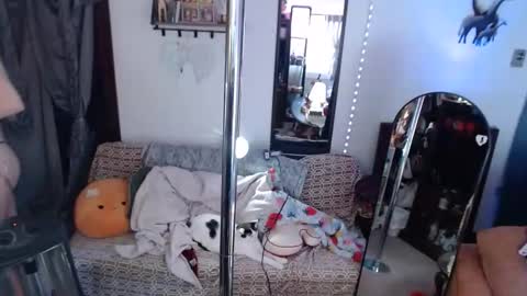 Snapshot of halovalentine chatting on 02-26-26, 05:45 halovalentine online show from 02-26-26, 05:45