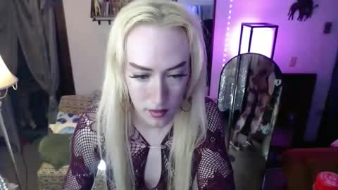 Snapshot of halovalentine chatting on 03-14-26, 12:17 halovalentine online show from 03-14-26, 12:17