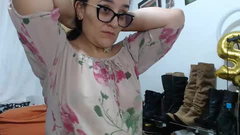 hammer9247 online show from 10-19-25, 02:18