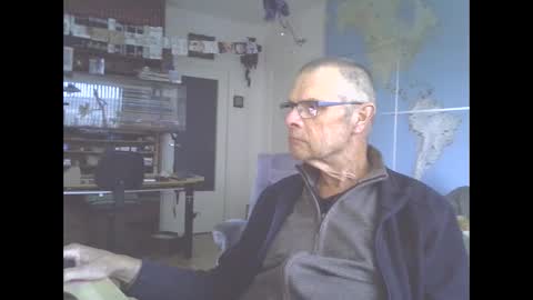 Snapshot of hamto65 chatting on 02-13-25, 04:07 Prefer men 80 online show from 02-13-25, 04:07