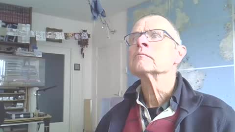 Snapshot of hamto65 chatting on 02-19-25, 03:38 Prefer men 80 online show from 02-19-25, 03:38