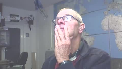 Snapshot of hamto65 chatting on 02-19-25, 09:36 Prefer men 80 online show from 02-19-25, 09:36