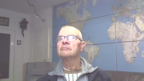 Snapshot of hamto65 chatting on 03-11-25, 10:31 Prefer men 80 online show from 03-11-25, 10:31