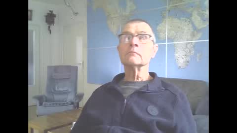 Snapshot of hamto65 chatting on 10-04-25, 08:34 Prefer men 80 online show from 10-04-25, 08:34