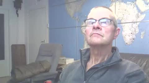 Snapshot of hamto65 chatting on 10-27-25, 10:25 Prefer men 80 online show from 10-27-25, 10:25