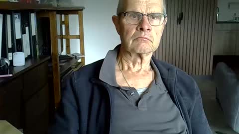 Prefer men 80 online show from 05-16-26, 03:33