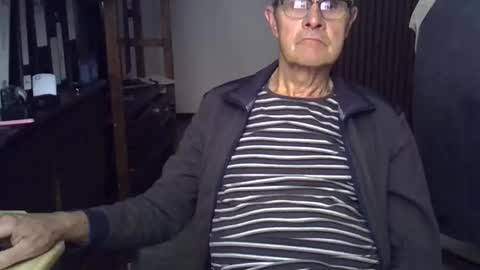Prefer men 80 online show from 05-19-26, 08:26