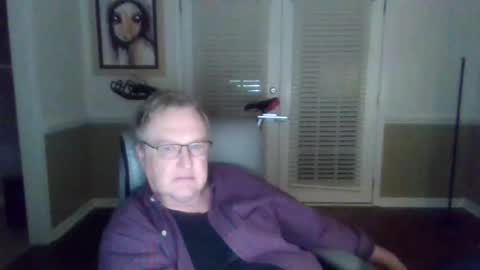 Snapshot of han63 chatting on 12-13-24, 11:45 Han online show from 12-13-24, 11:45