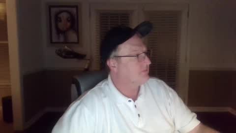 Snapshot of han63 chatting on 12-17-24, 11:39 Han online show from 12-17-24, 11:39