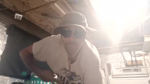 han811381 online show from 11-10-25, 02:43