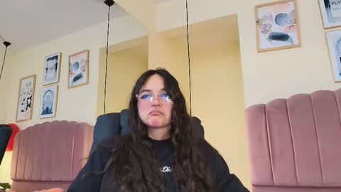 Snapshot of hanabie_ chatting on 02-22-26, 03:18 hanabie_ online show from 02-22-26, 03:18