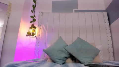 Snapshot of hanah_gray chatting on 02-20-26, 11:11 hanah_gray online show from 02-20-26, 11:11