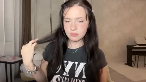 Snapshot of hanahwoods chatting on 05-22-26, 12:40 hanahwoods online show from 05-22-26, 12:40