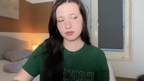 Snapshot of hanahwoods chatting on 06-11-26, 02:53 hanahwoods online show from 06-11-26, 02:53