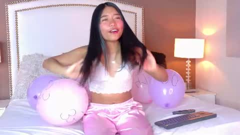 Snapshot of hanaluna chatting on 06-30-26, 03:35 Hanna online show from 06-30-26, 03:35