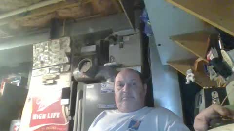 Snapshot of handiemanhere chatting on 11-03-25, 03:52 naked man online show from 11-03-25, 03:52