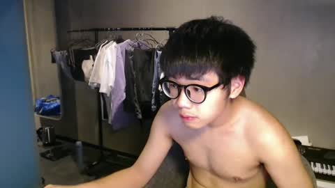 handsome_mannn online show from 10-14-25, 07:47