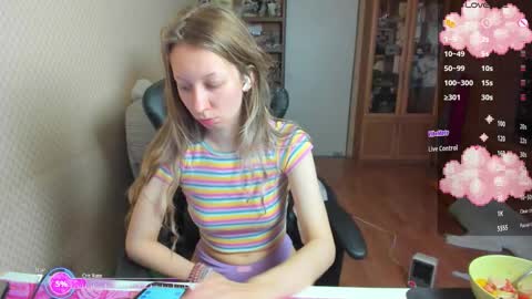 Snapshot of handsome_whale chatting on 11-26-25, 07:42 Mila online show from 11-26-25, 07:42