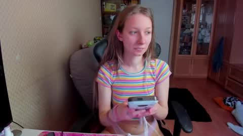 Snapshot of handsome_whale chatting on 01-09-26, 08:28 Mila online show from 01-09-26, 08:28