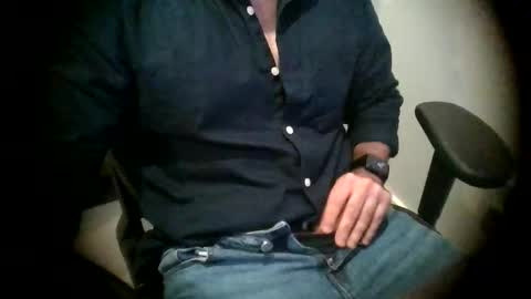 Snapshot of handyman732438 chatting on 02-11-26, 12:54 handyman732438 online show from 02-11-26, 12:54