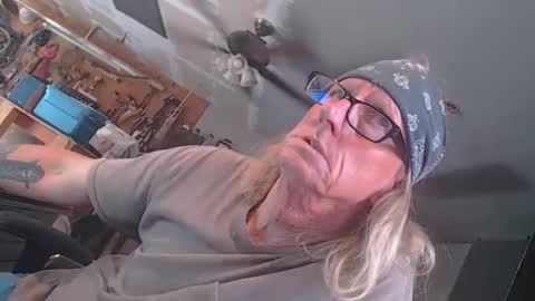 handystud33 online show from 04-09-26, 04:01