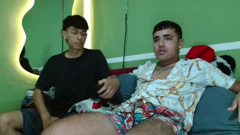 Snapshot of hank_hand chatting on 11-14-25, 01:43 hank_hand online show from 11-14-25, 01:43