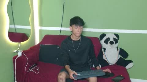 Snapshot of hank_hand chatting on 11-17-25, 08:14 hank_hand online show from 11-17-25, 08:14