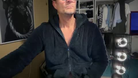 Snapshot of hankmoody6 chatting on 12-25-24, 03:28 hanky online show from 12-25-24, 03:28