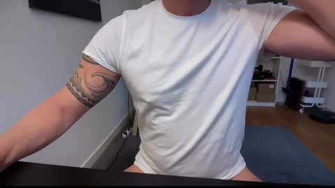 Snapshot of hankmoody6 chatting on 10-16-25, 01:56 hanky online show from 10-16-25, 01:56