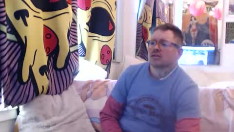 Snapshot of hankrams chatting on 12-17-25, 03:51 hank rams online show from 12-17-25, 03:51