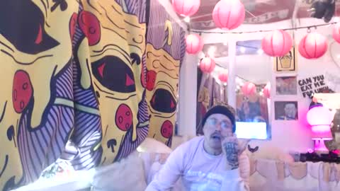 Snapshot of hankrams chatting on 01-13-26, 01:33 hank rams online show from 01-13-26, 01:33