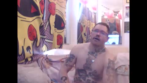 Snapshot of hankrams chatting on 03-25-26, 04:24 hank rams online show from 03-25-26, 04:24