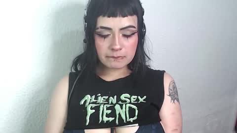 Snapshot of hanna99moon chatting on 02-14-25, 05:41 JUANA online show from 02-14-25, 05:41